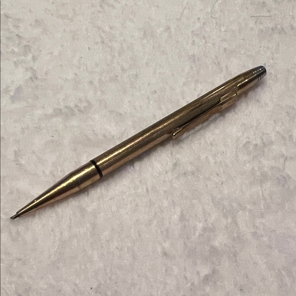 Cross 1/30th 10K Rolled Gold‎ Plate Pencil
0.9mm